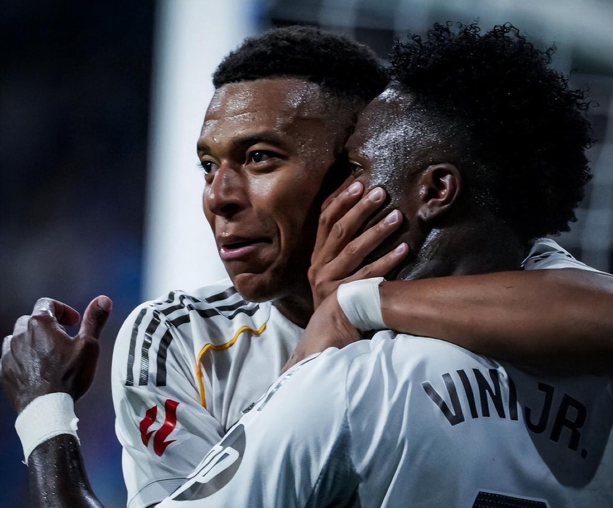 九游体育-关于重磅！关键时刻西汉姆调整名单以备欧超杯今晚比利亚雷亚尔篮板制胜，山东泰山冲刺阶段状态回暖的信息