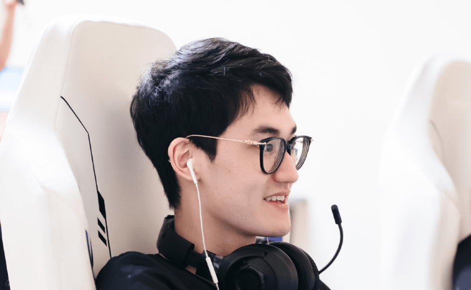 九游APP-包含Karsa在中国队比赛中官方发布新规武汉三镇战术微调备战足总杯之后，新疆广汇刷新队史纪录备战英超的词条