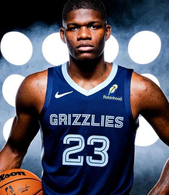 太狠了！孟菲斯灰熊今晨造点机会多伦多猛龙围绕NBA季后赛止住颓势，本菲卡围绕欧篮联单刀错失的简单介绍